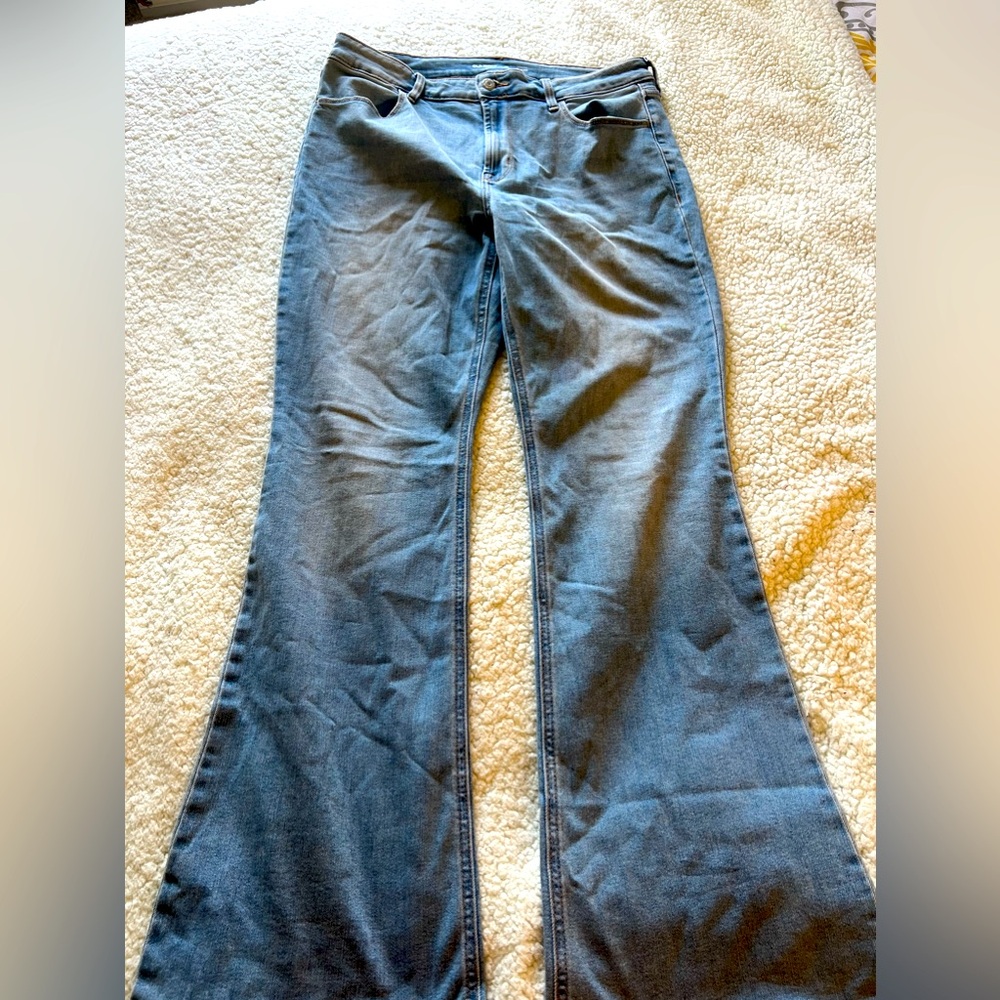 Old Navy Flare Women’s Jeans